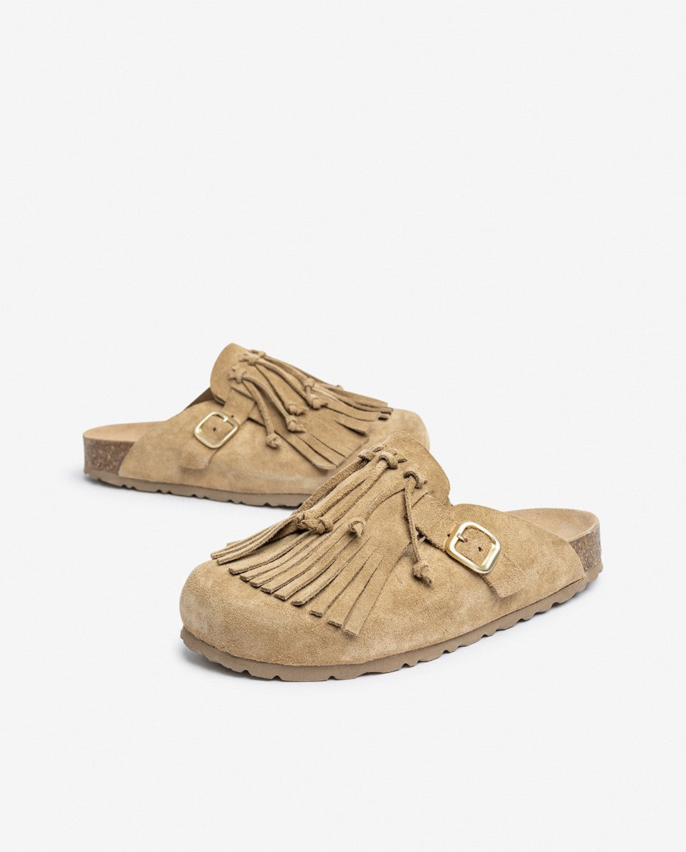 Yokono 260 zoccoli donna beige con frange