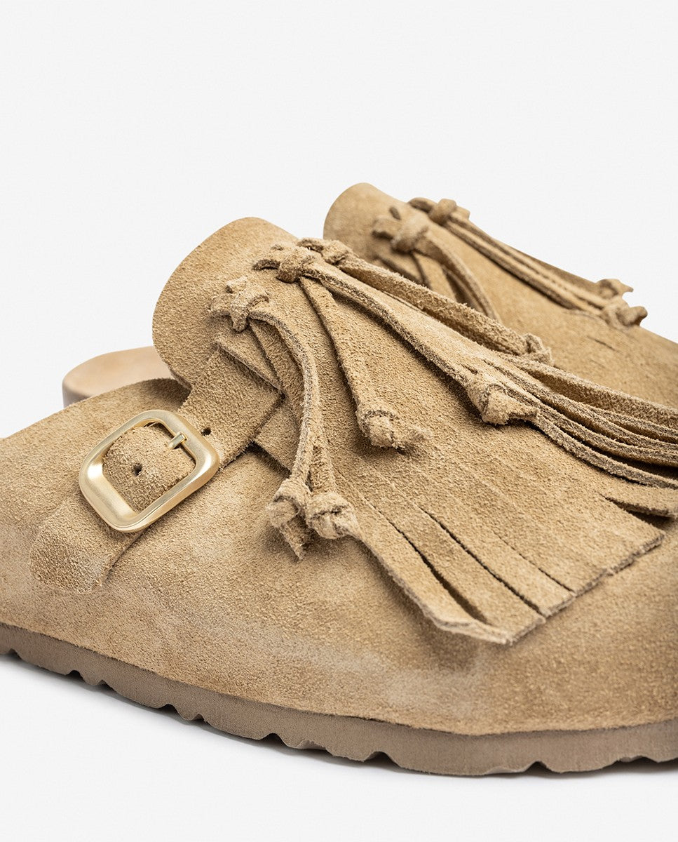 Yokono 260 zoccoli donna beige con frange