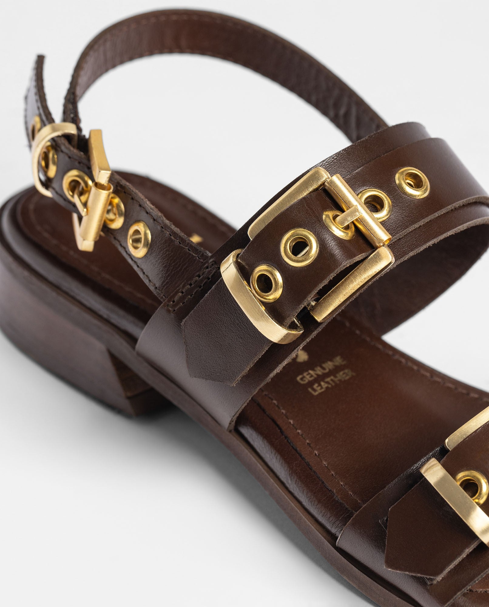 Yokono RAB-254 sandali tacco beige con fibbia