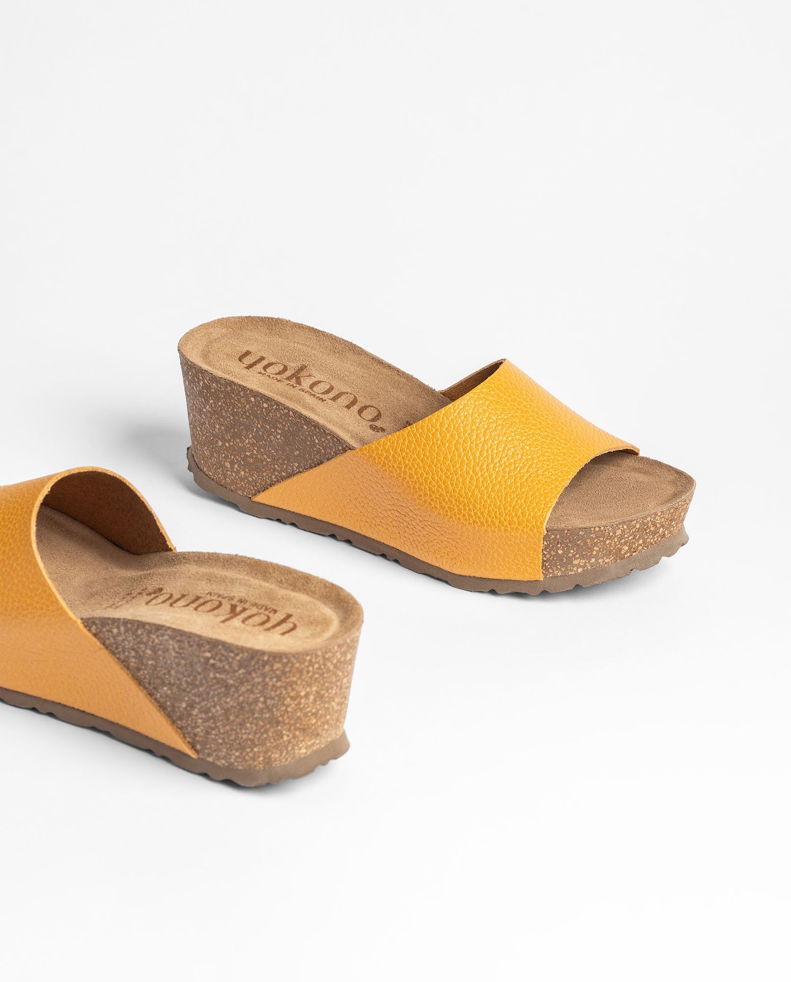 Yokono Bari 265 sandali zeppa arancione in pelle minimal