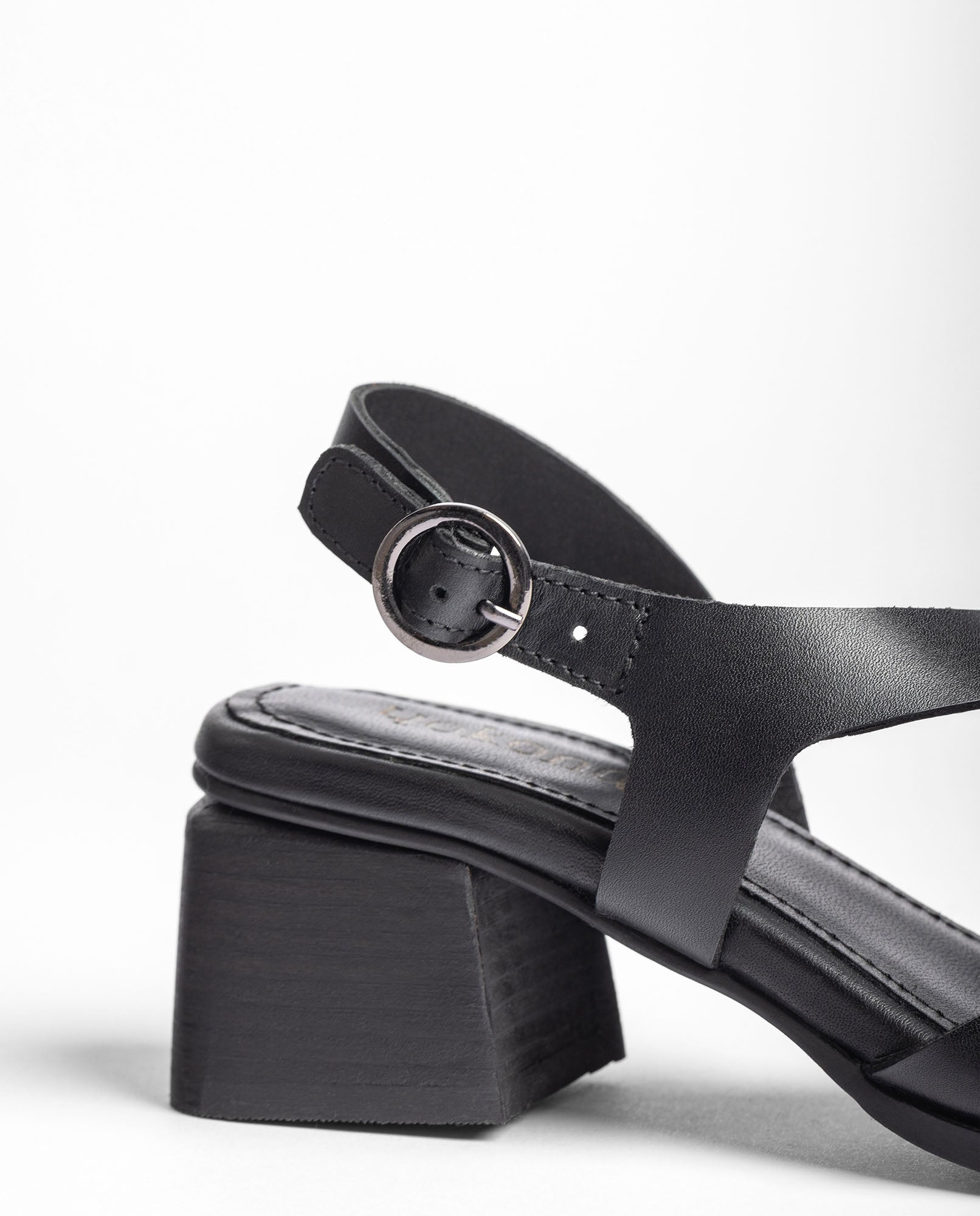 Yokono Goli 252 sandali con tacco donna neri in pelle