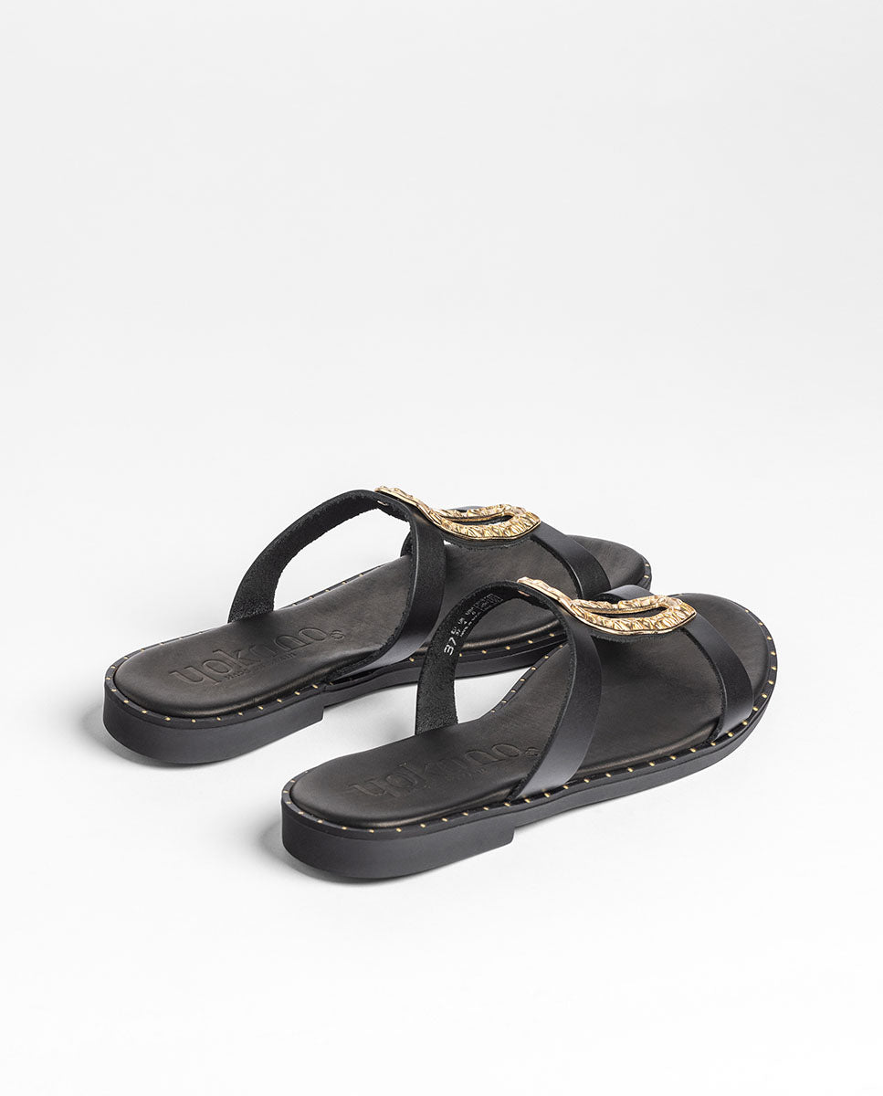Yokono Lara 270 sandalo basso nero in pelle