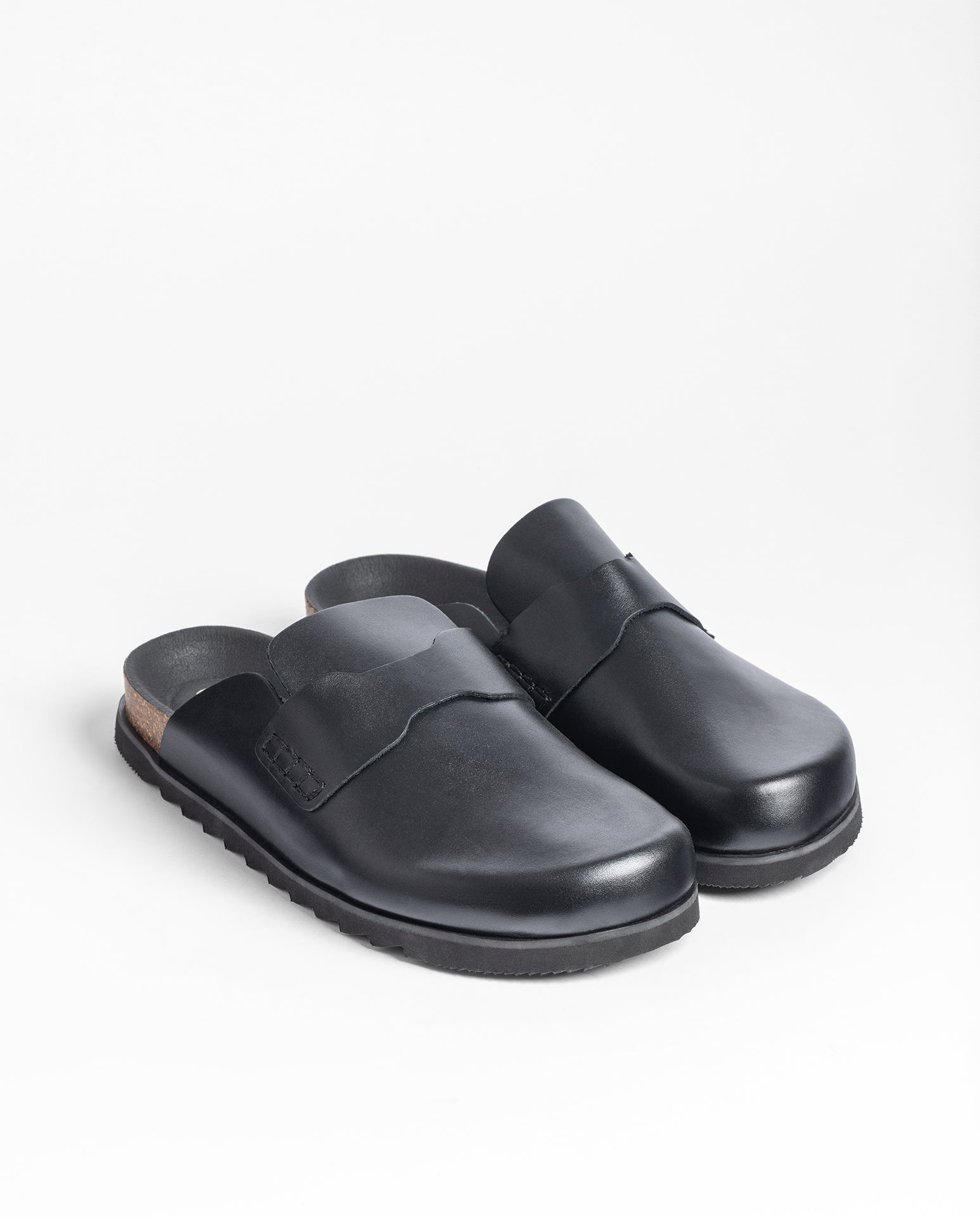 Yokono Teleno-260 zoccolo uomo nero in pelle