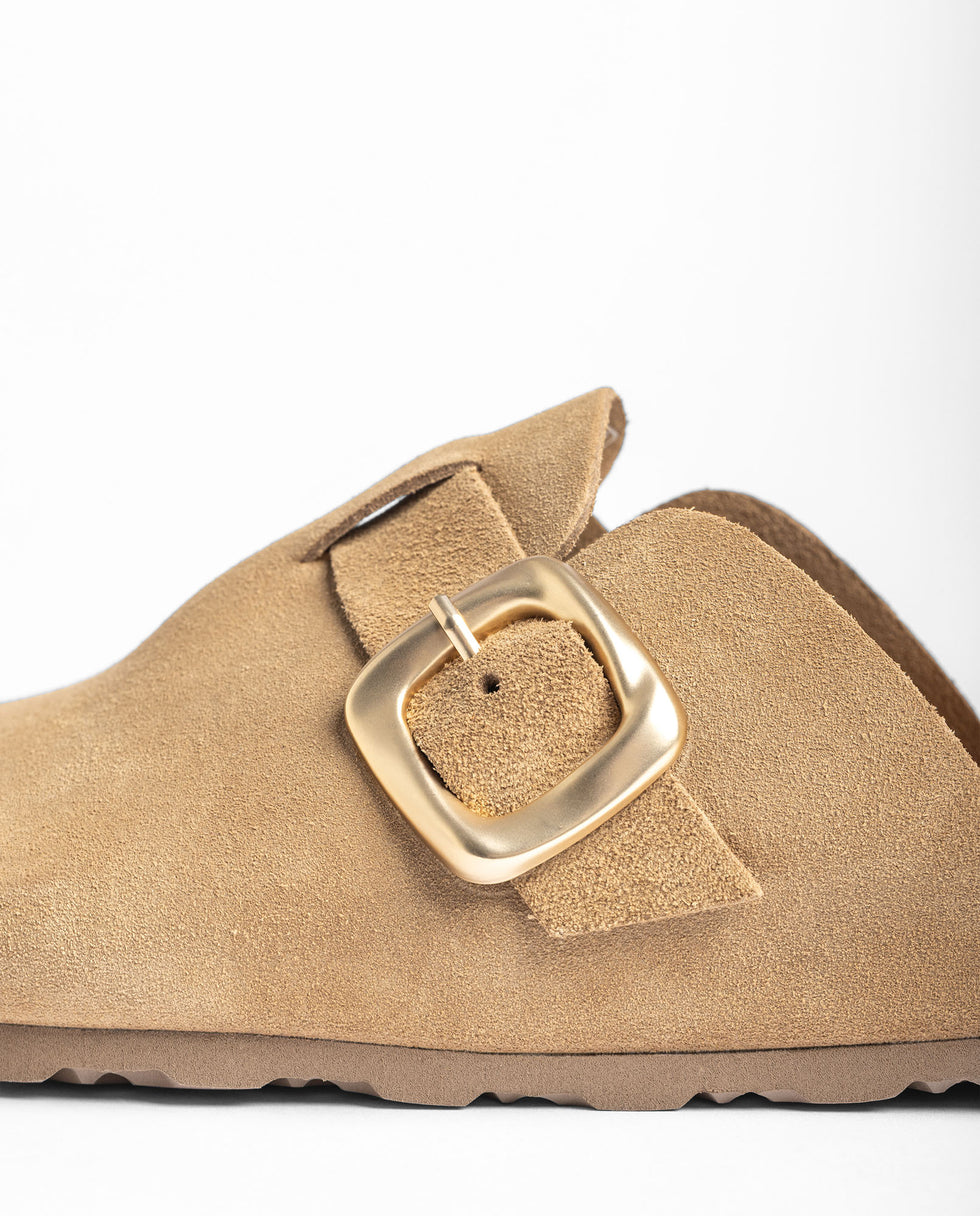 Yokono 650 zoccoli donna beige con fibbia