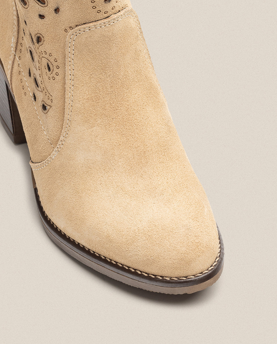 Yokono Orne-004 stivaletti beige scamosciati tacco