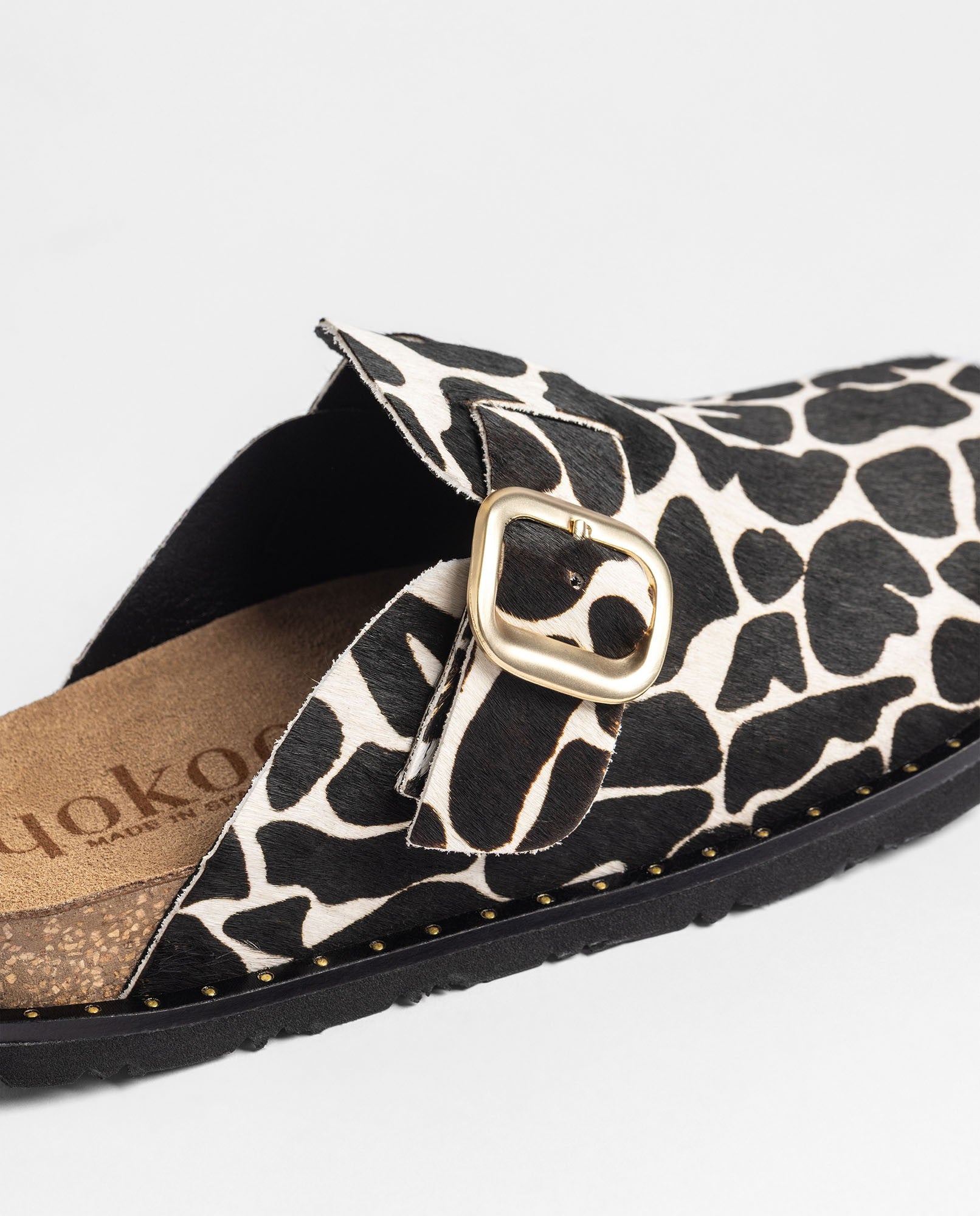 Yokono Bolus 599 zoccoli giraffa in pelle con fibbia