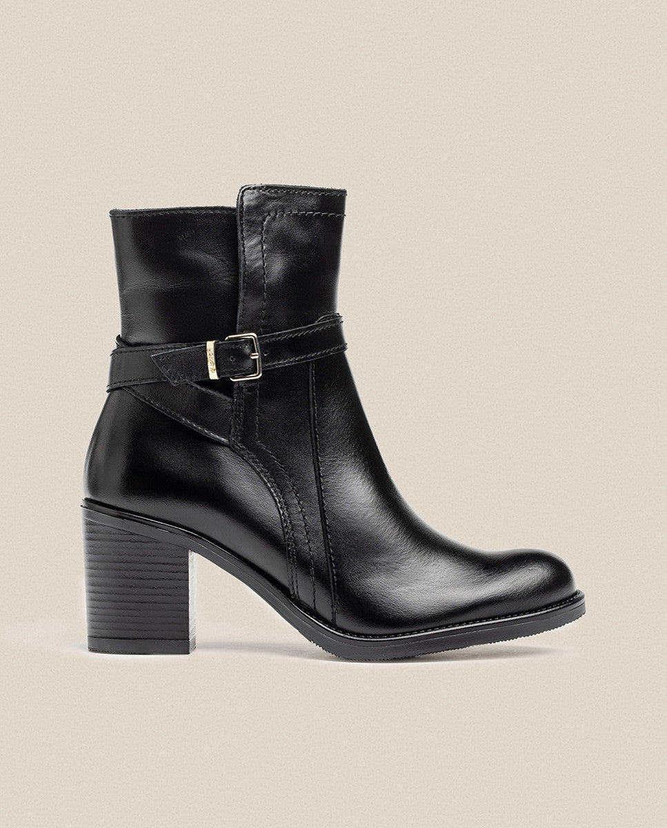 Yokono Orne-001 stivaletto nero con fibbia